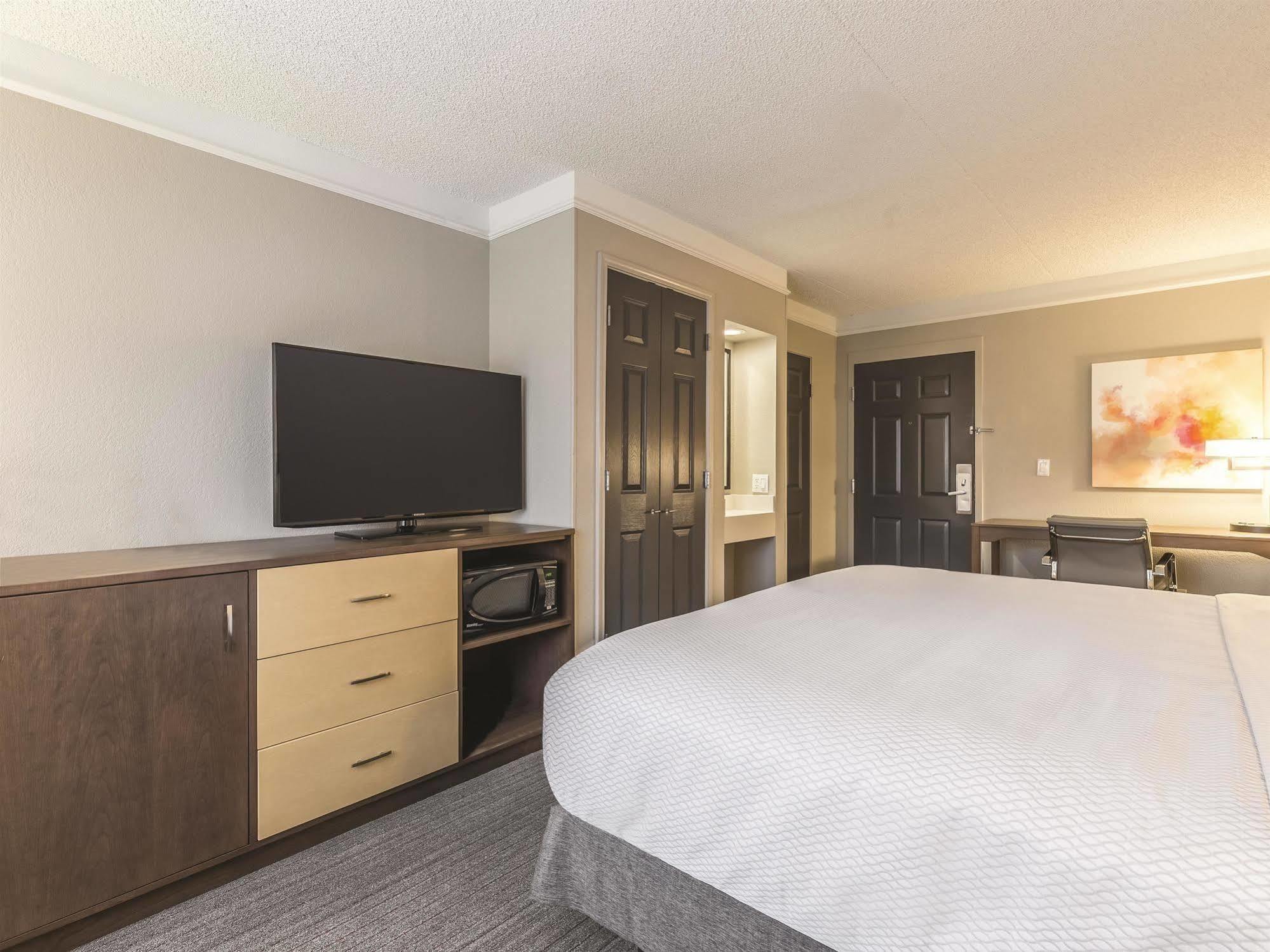 La Quinta By Wyndham San Francisco Airport North - Free Airport Shuttle Hotel South San Francisco Bagian luar foto